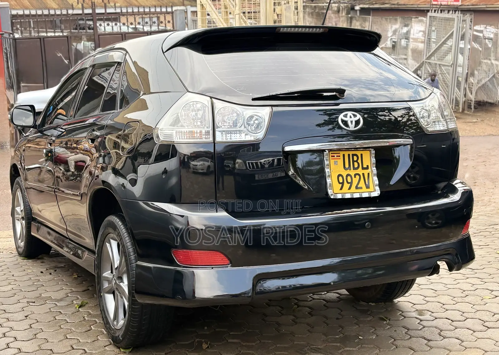 Toyota Harrier 2.4 2011 Black