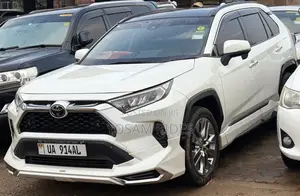 Toyota RAV4 XLE Premium 2021 White