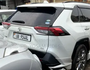 Toyota RAV4 XLE Premium 2021 White