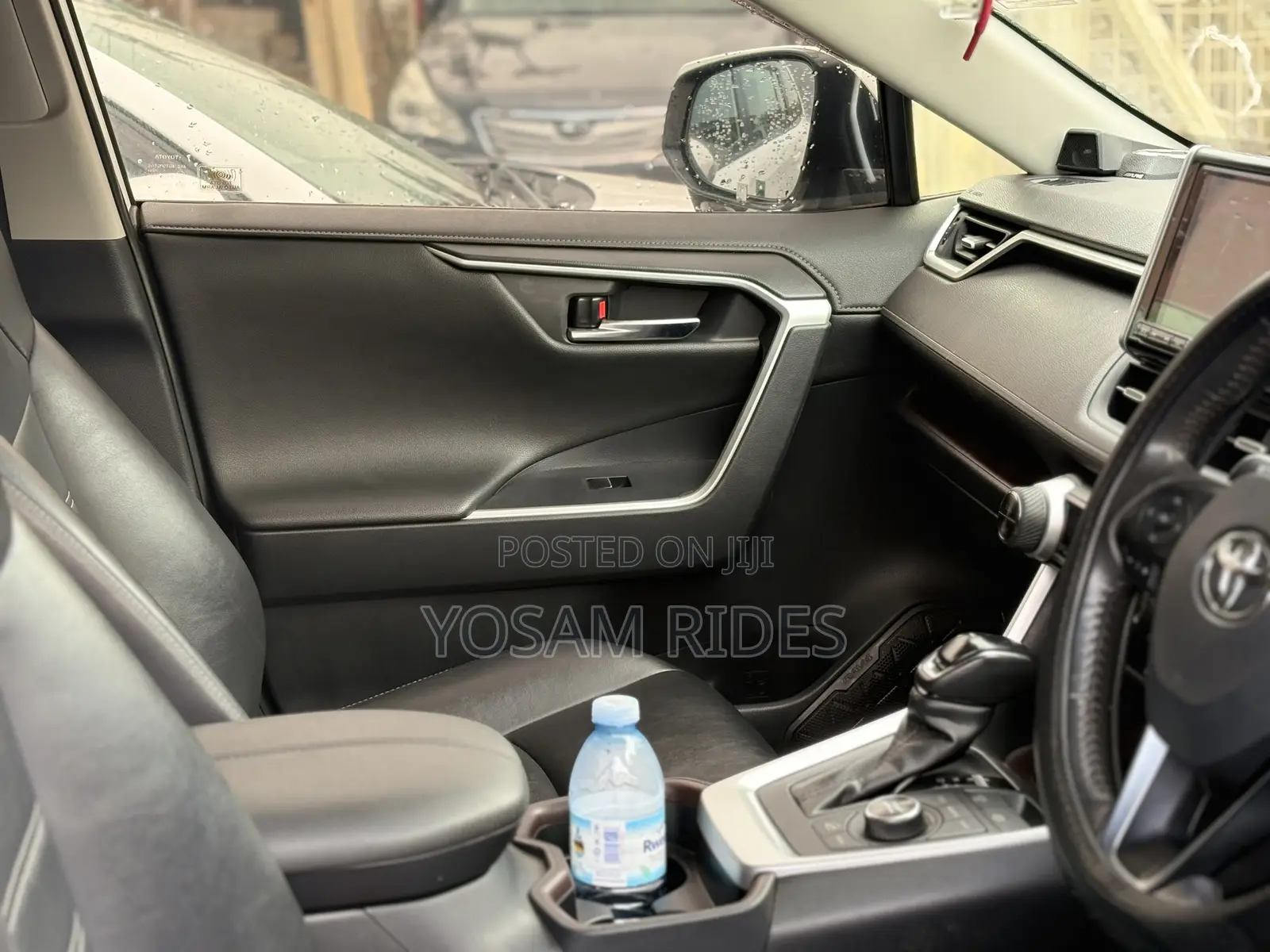 Toyota RAV4 XLE Premium 2021 White