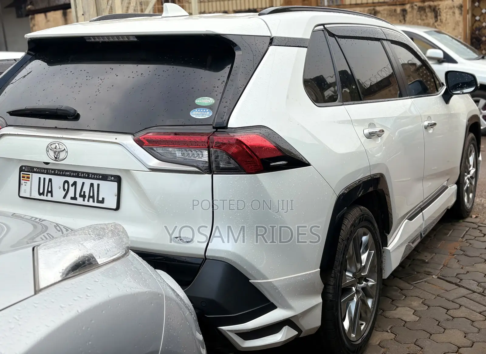 Toyota RAV4 XLE Premium 2021 White
