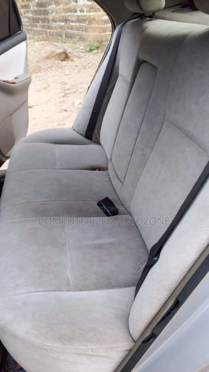 Toyota Corolla 2001 Silver