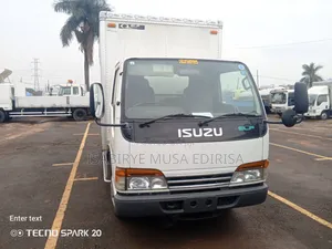 Mitsubishi Trucks 2005 White