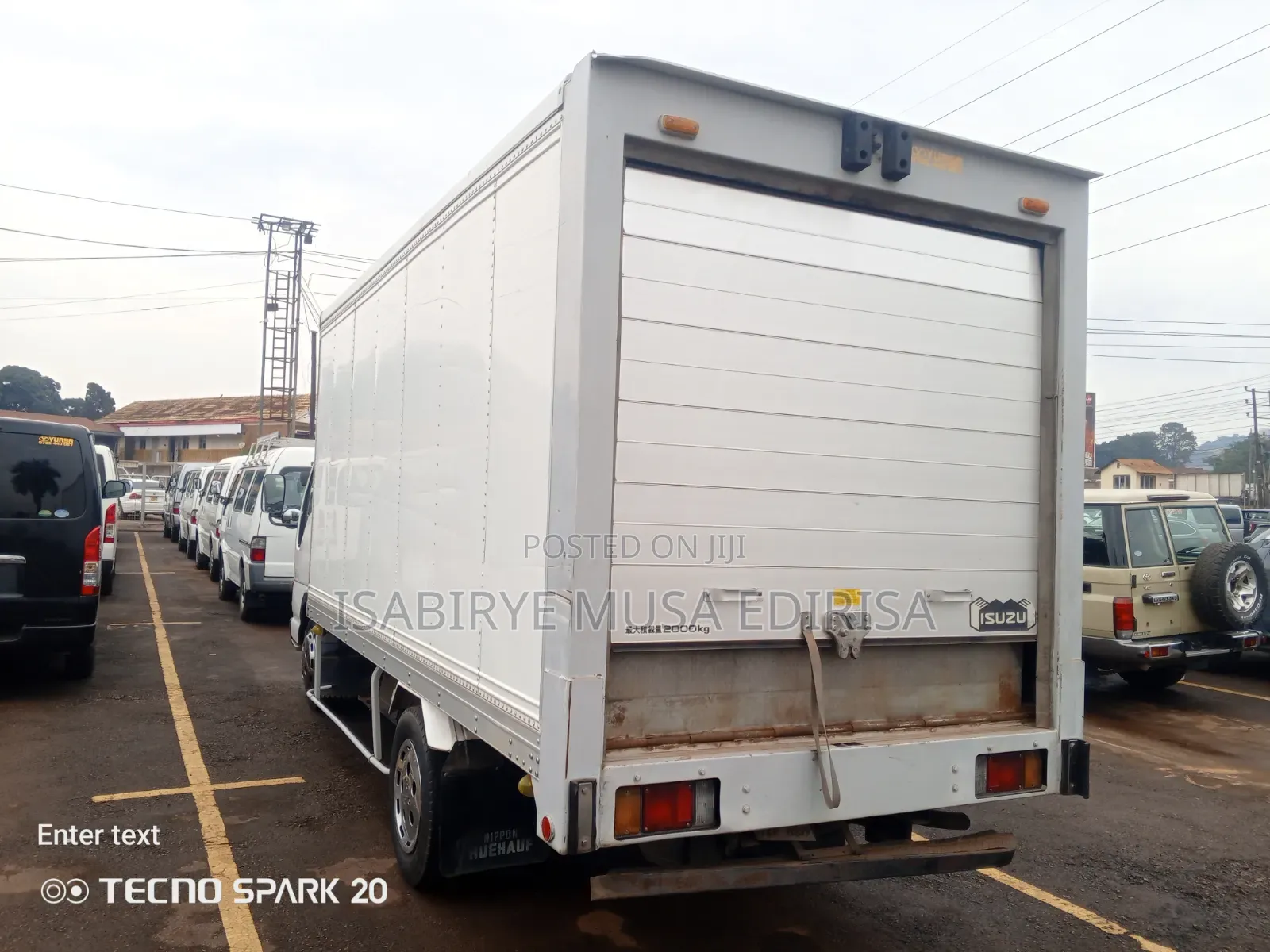 Mitsubishi Trucks 2005 White