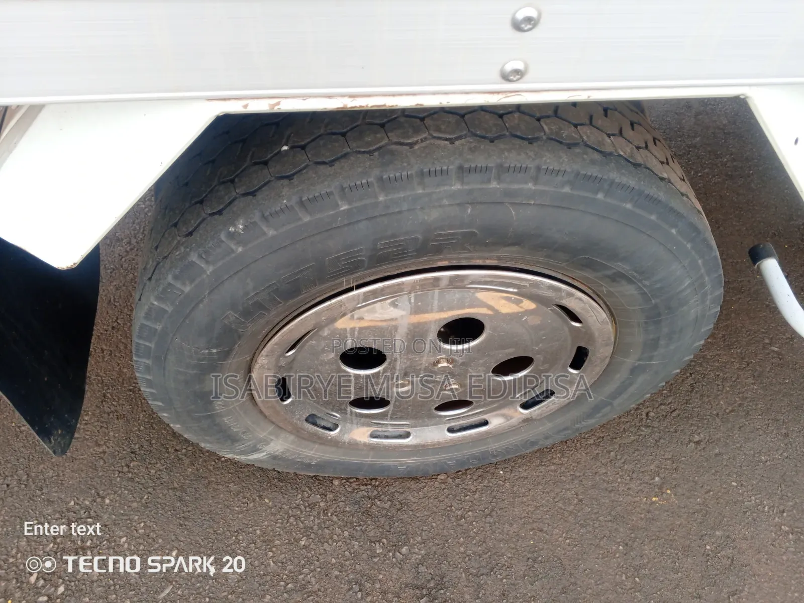 Mitsubishi Trucks 2005 White