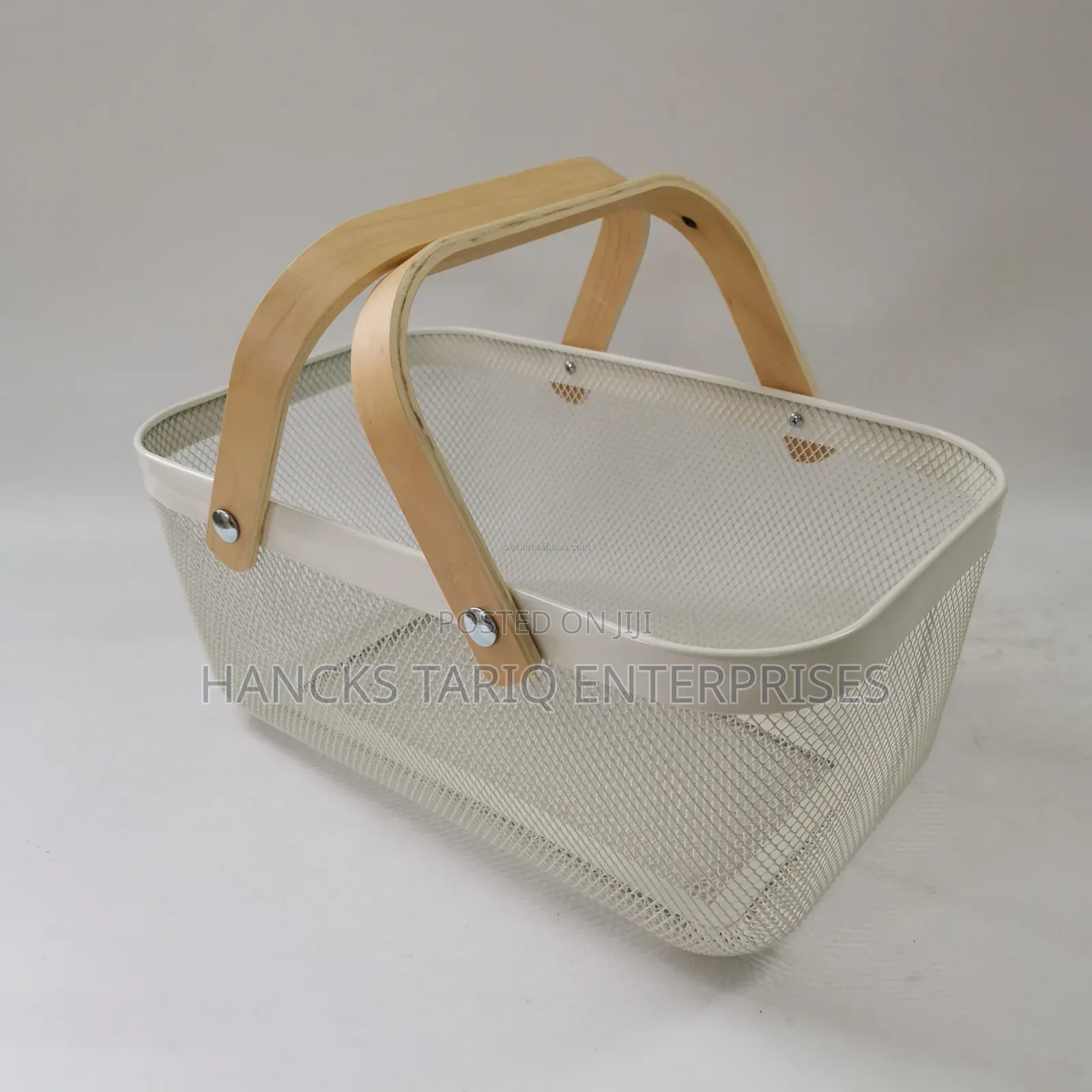 Nordic-Style Metal Mesh Storage Basket With Wooden Handles