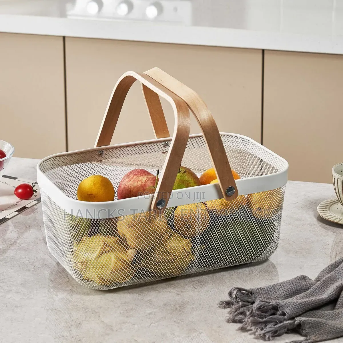 Nordic-Style Metal Mesh Storage Basket With Wooden Handles