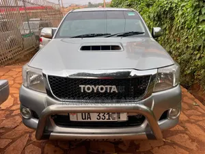 Toyota Hilux 2015 Silver