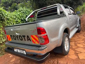 Toyota Hilux 2015 Silver