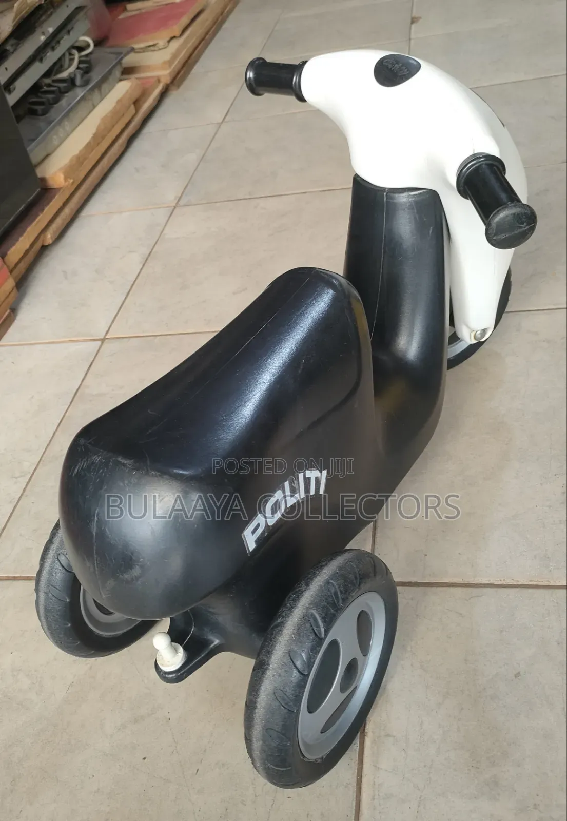 UK Used Dantoy Police Sit Ride Scooter/Toy Car