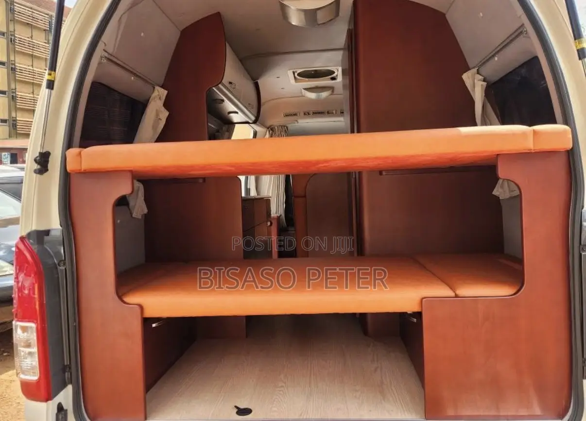 Toyota HiAce 2019 White