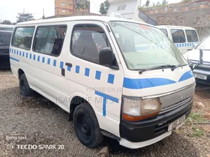 Toyota Grand HiAce 1999 White