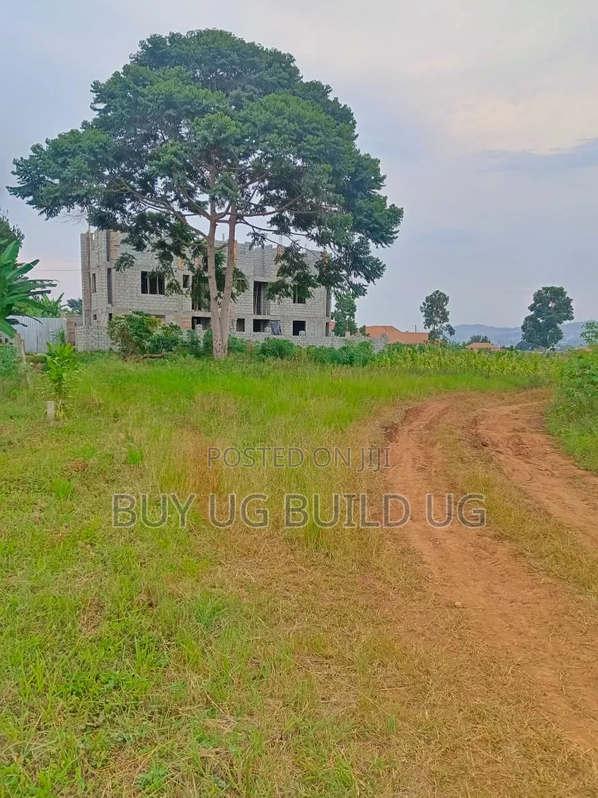 Bank Pressure 30decimals for Sale in 
Kawuku Bwelenga Entebbe at 140m