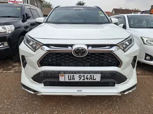 Toyota RAV4 2021 White