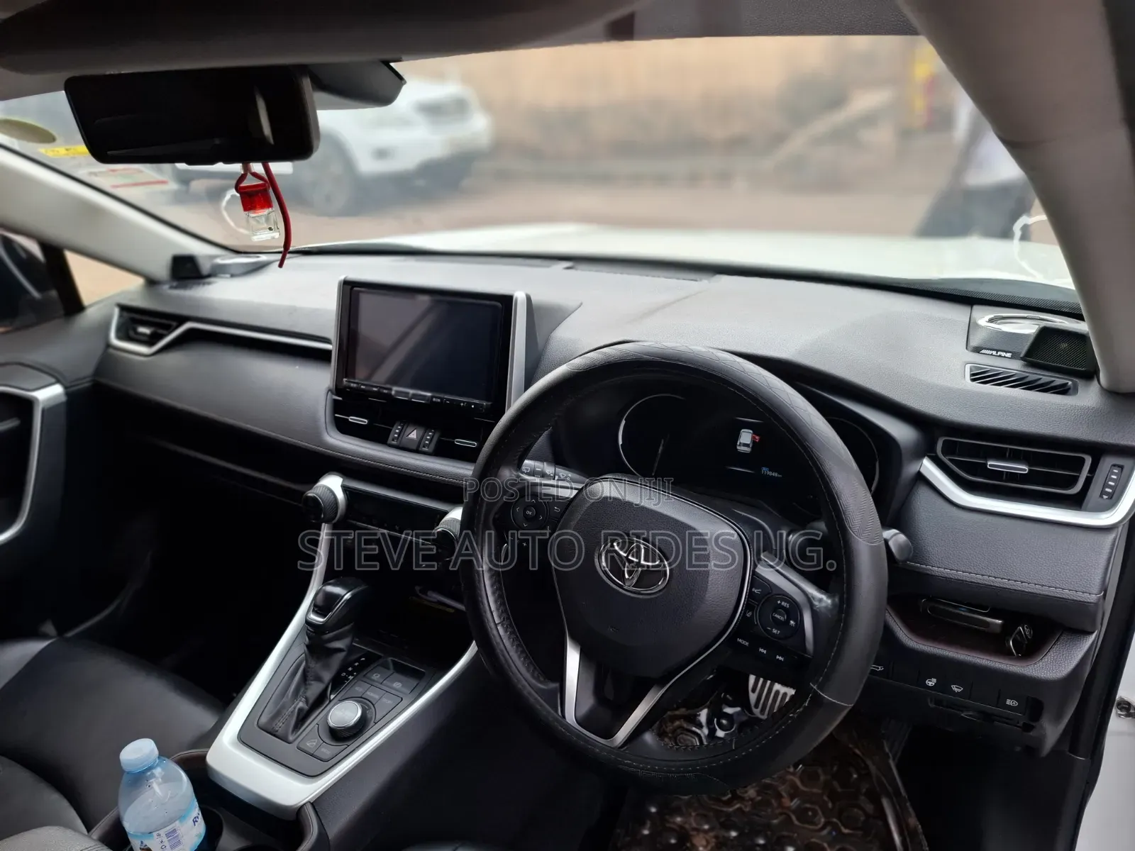 Toyota RAV4 2021 White
