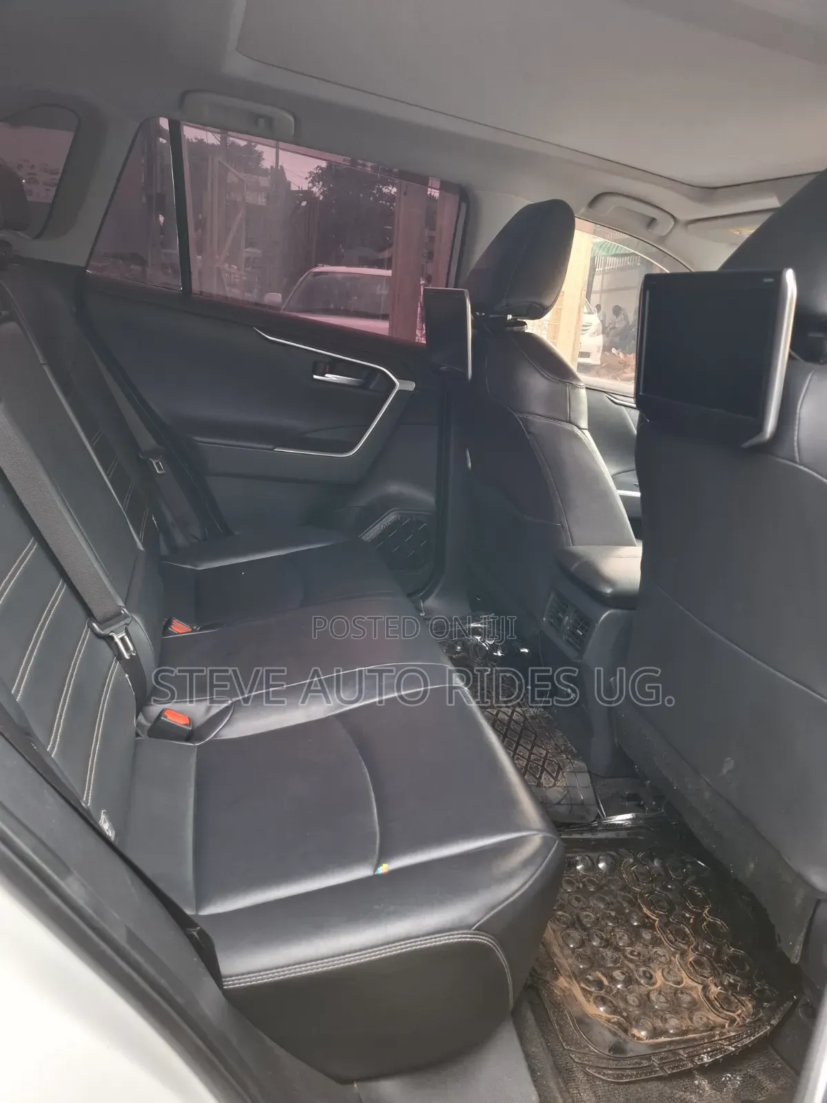 Toyota RAV4 2021 White