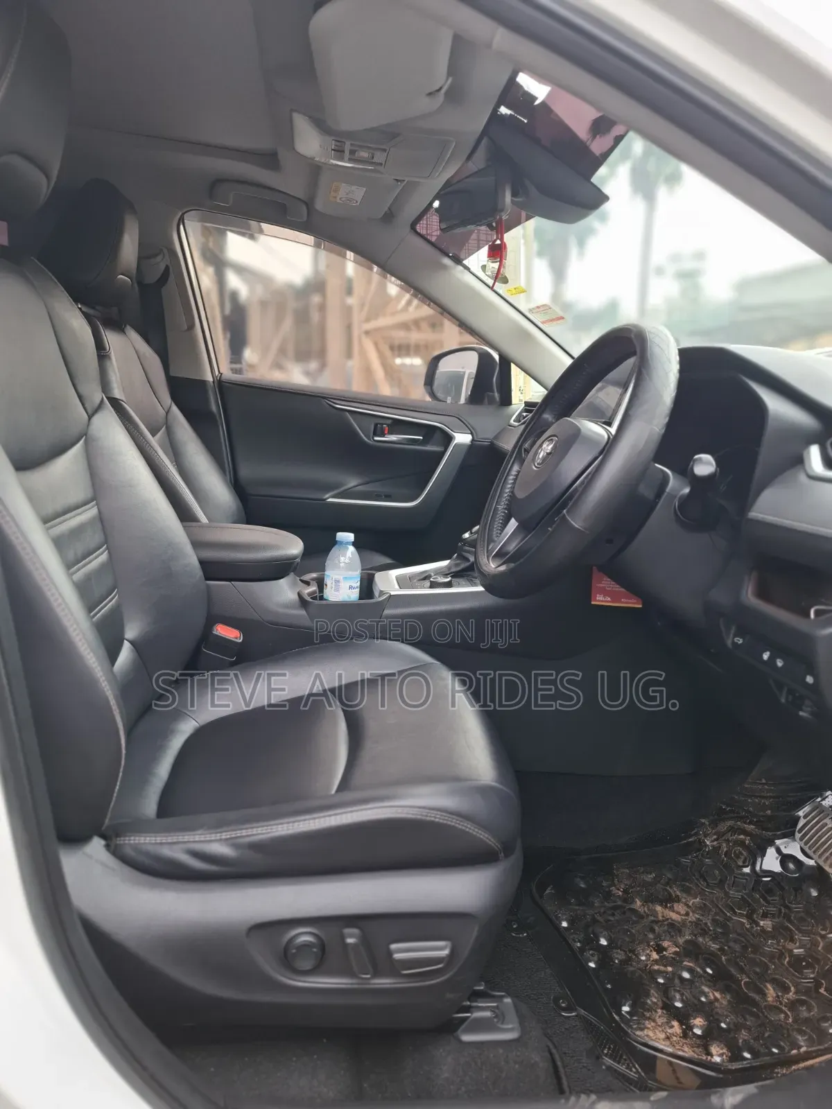 Toyota RAV4 2021 White