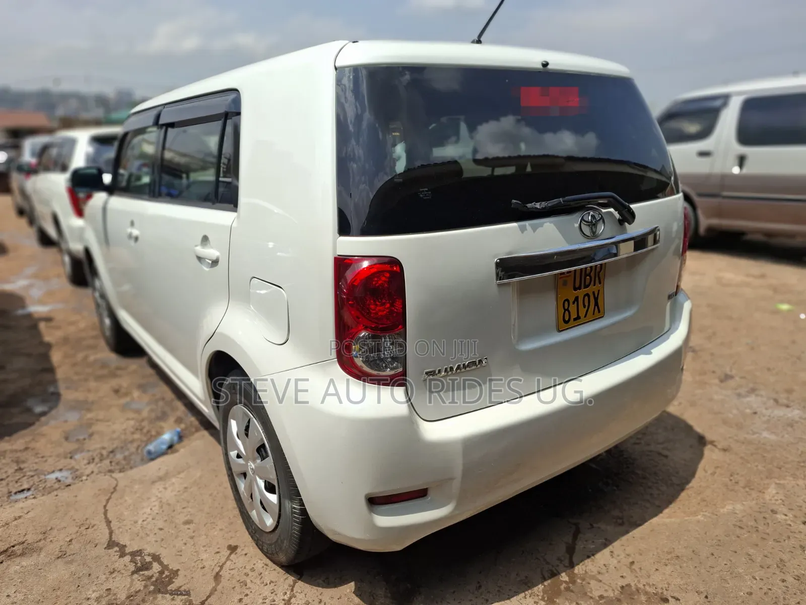 Toyota Corolla Rumion 2009 White