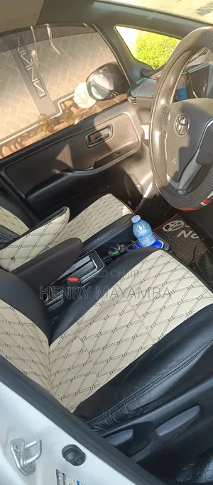 Toyota Noah 2.0 AWD (8 Seater) 2018 White