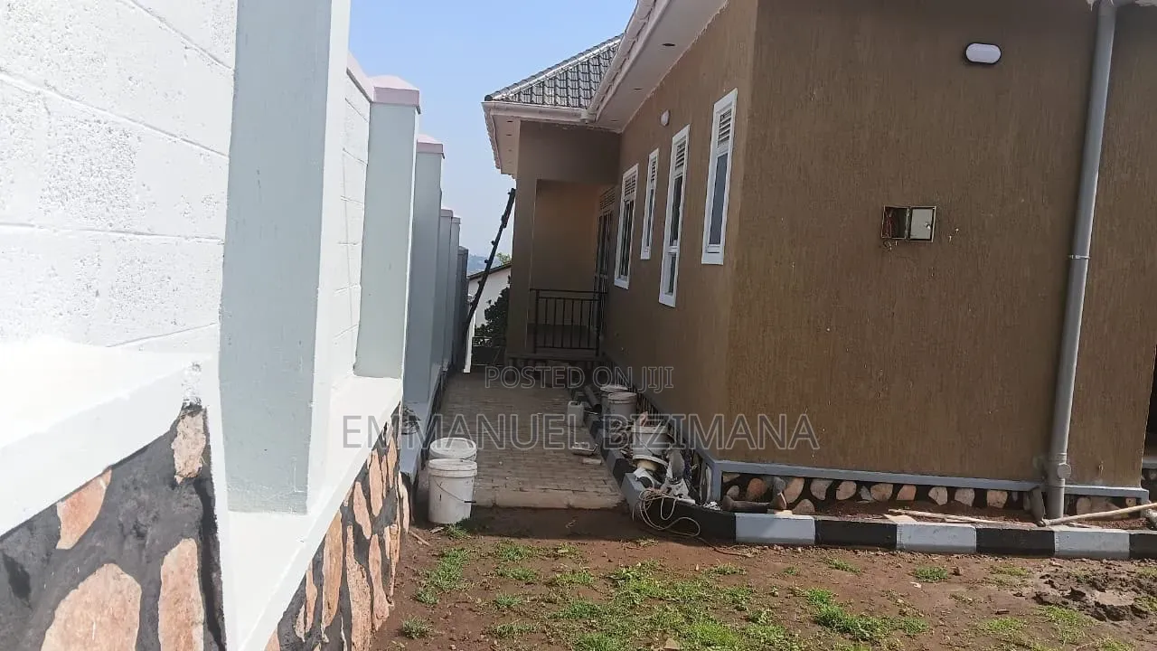 Furnished 4bdrm Bungalow in Bwebajja, Central Division for sale