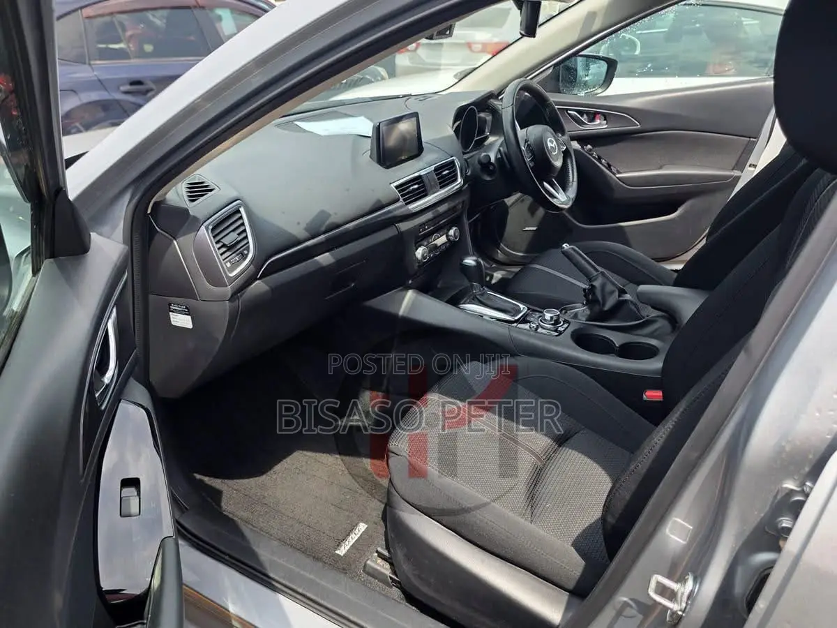 Mazda Axela 2018 Silver