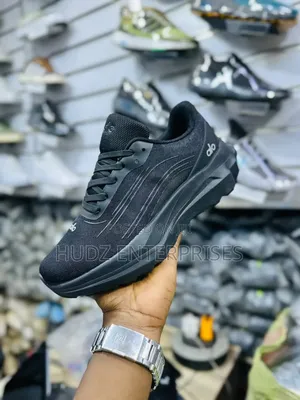 Black Sneaker Alo