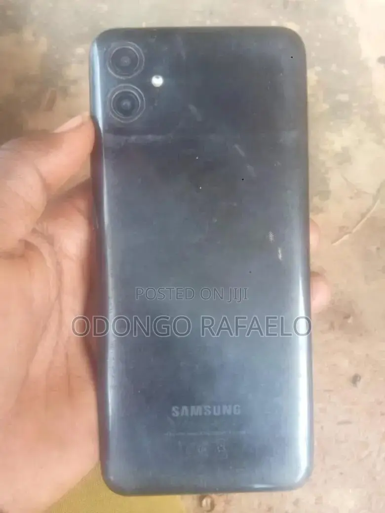 Samsung A10 32 GB Black