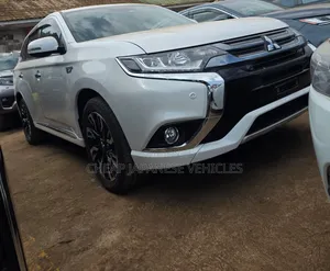 Mitsubishi Outlander 2.0 PHEV AWD 2017 White
