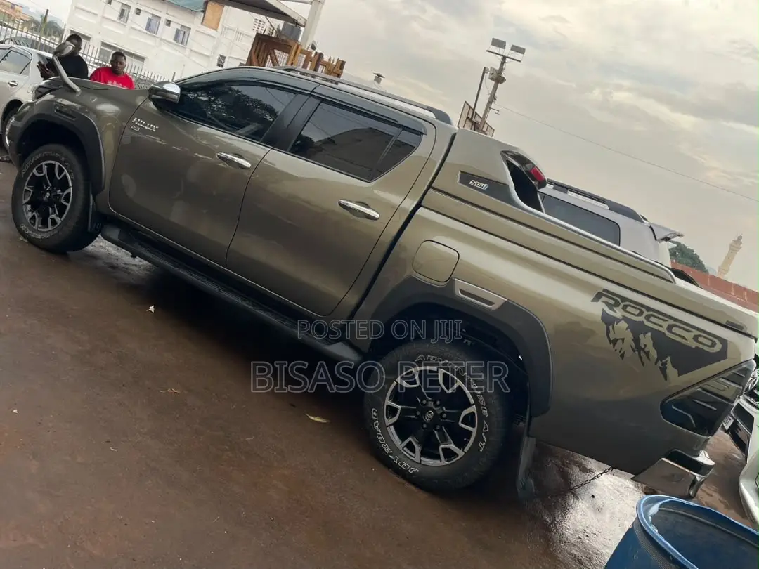 Toyota Hilux 2016 Green