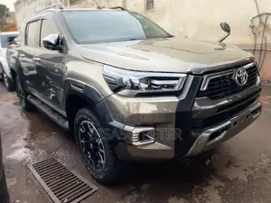 Toyota Hilux 2016 Green