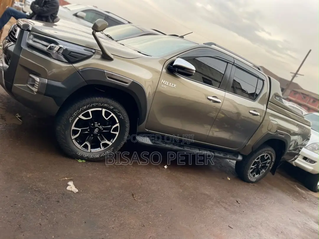 Toyota Hilux 2016 Green