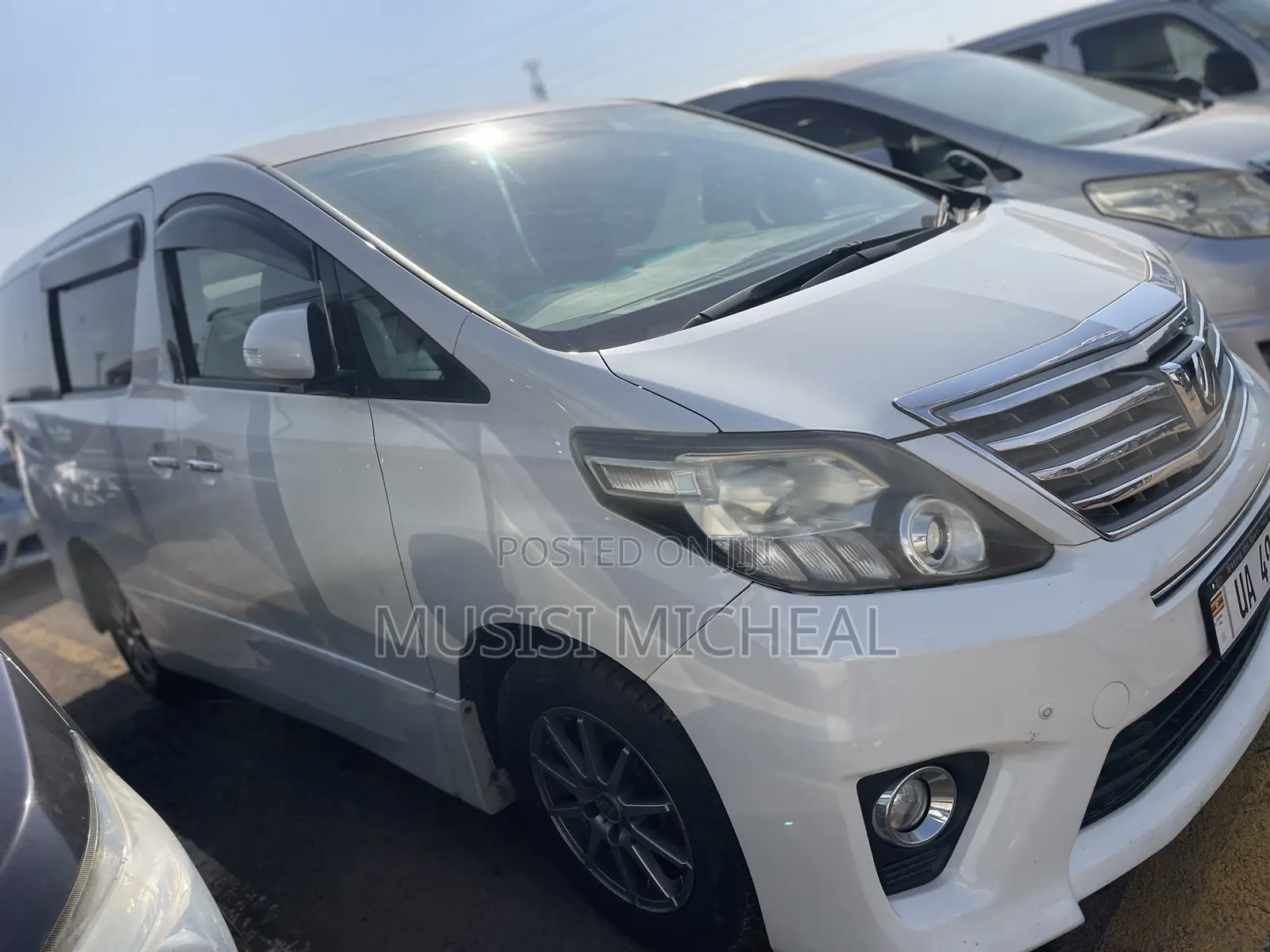 Toyota Alphard 2.4 Petrol FWD 2012 White