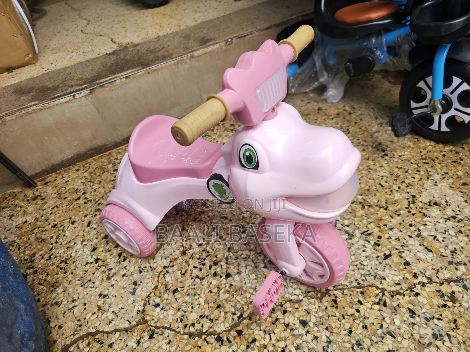 Pink Ride on Kid's Tricycle,plays Kids Sounds,0 to 2years
