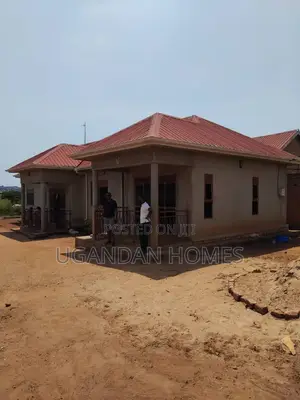 5bdrm Bungalow in Hosana Estate, Ssisa for sale