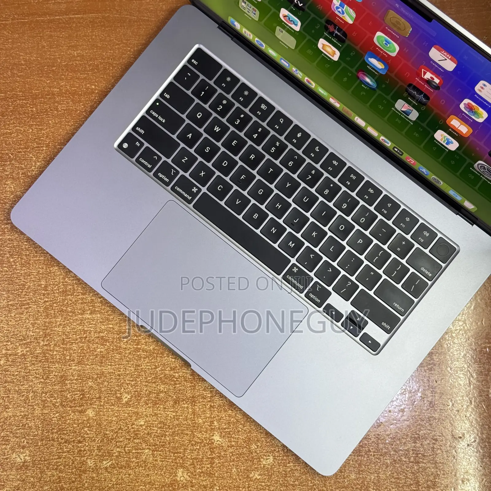 Laptop Apple MacBook Air 2024 M3 8GB Apple M3 SSD 256GB