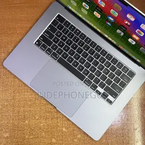 Laptop Apple MacBook Air 2024 M3 8GB Apple M3 SSD 256GB