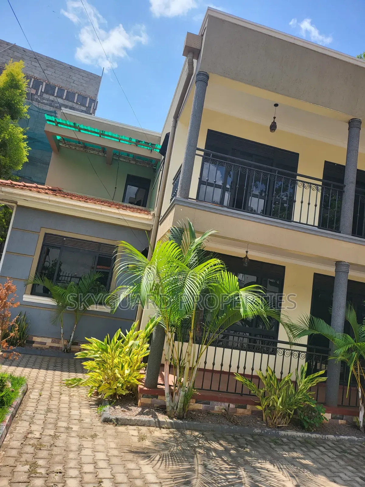 5bdrm House in Muyenga Bukasa Road, Central Division for rent