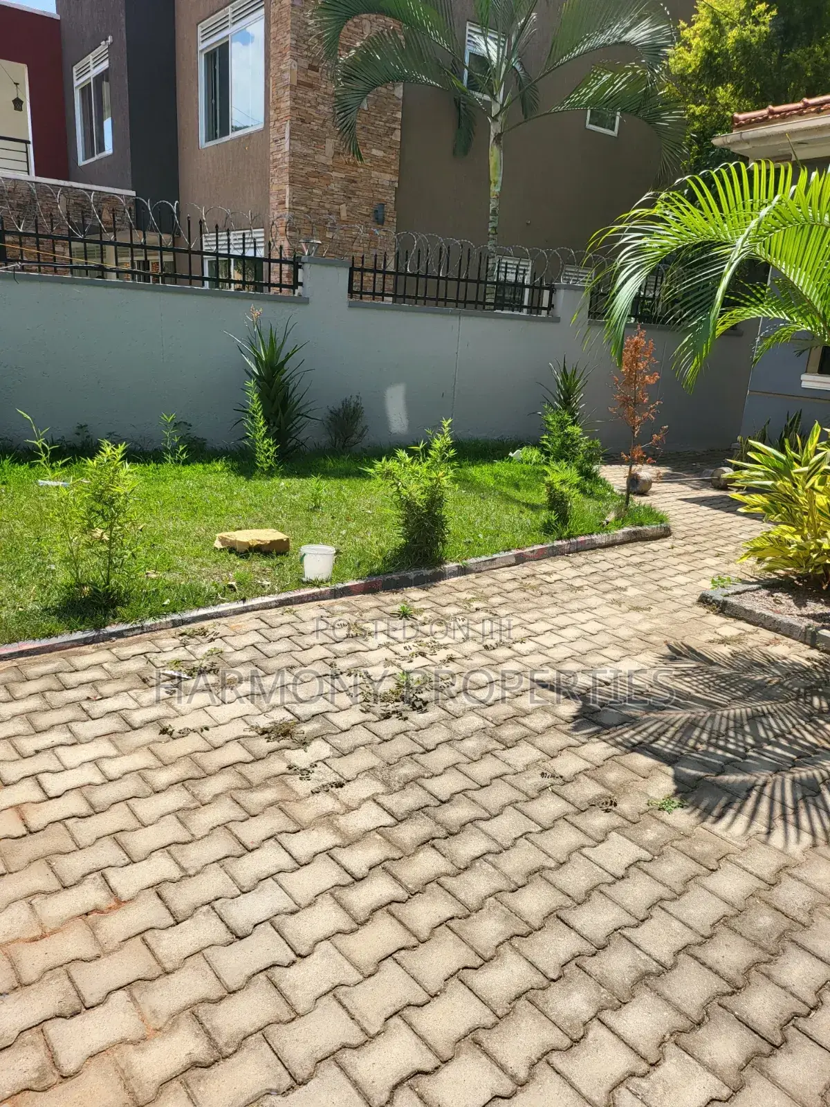 5bdrm House in Muyenga Bukasa Road, Central Division for rent