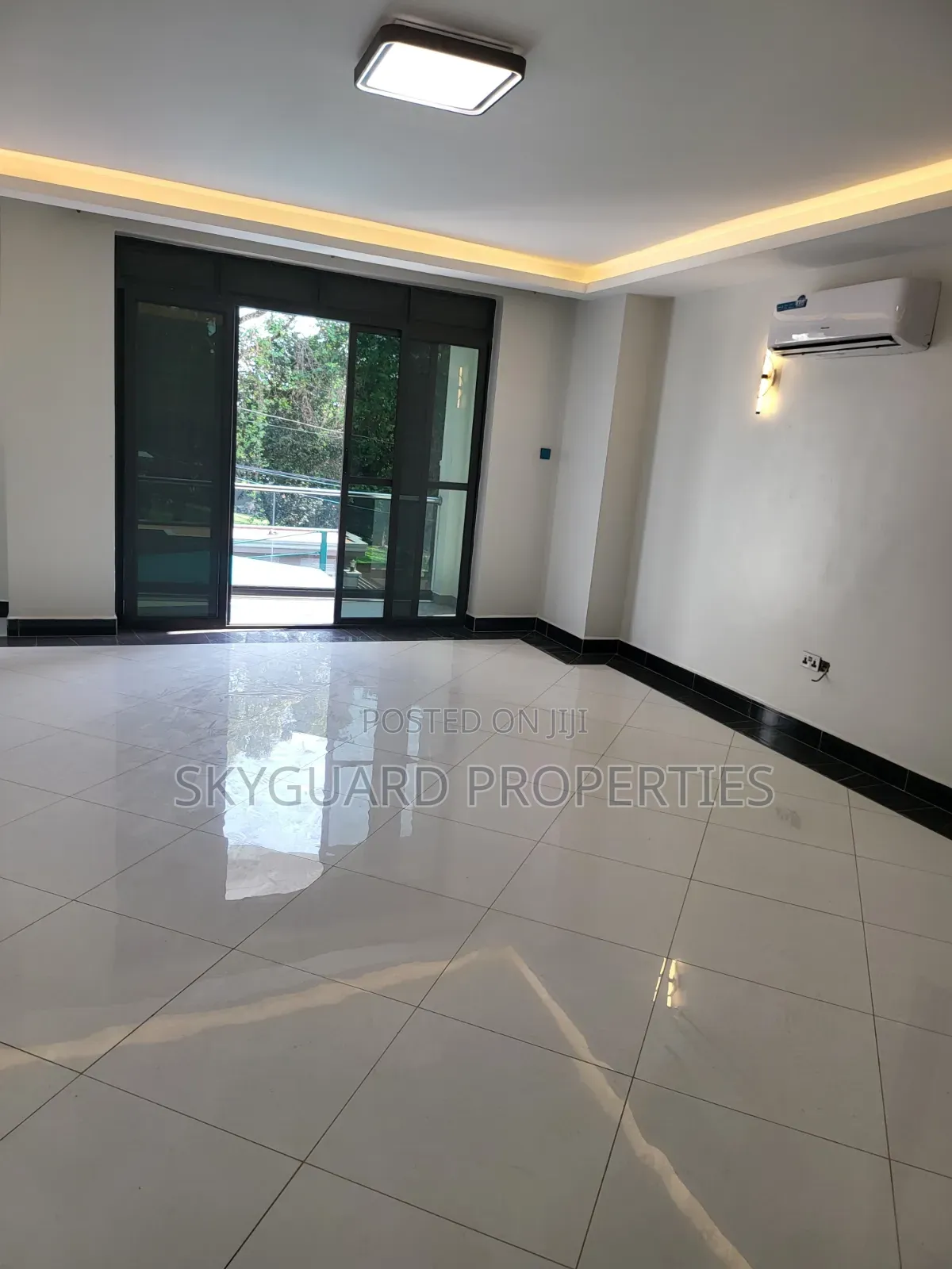 3bdrm Apartment in Muyenga, Central Division for rent
