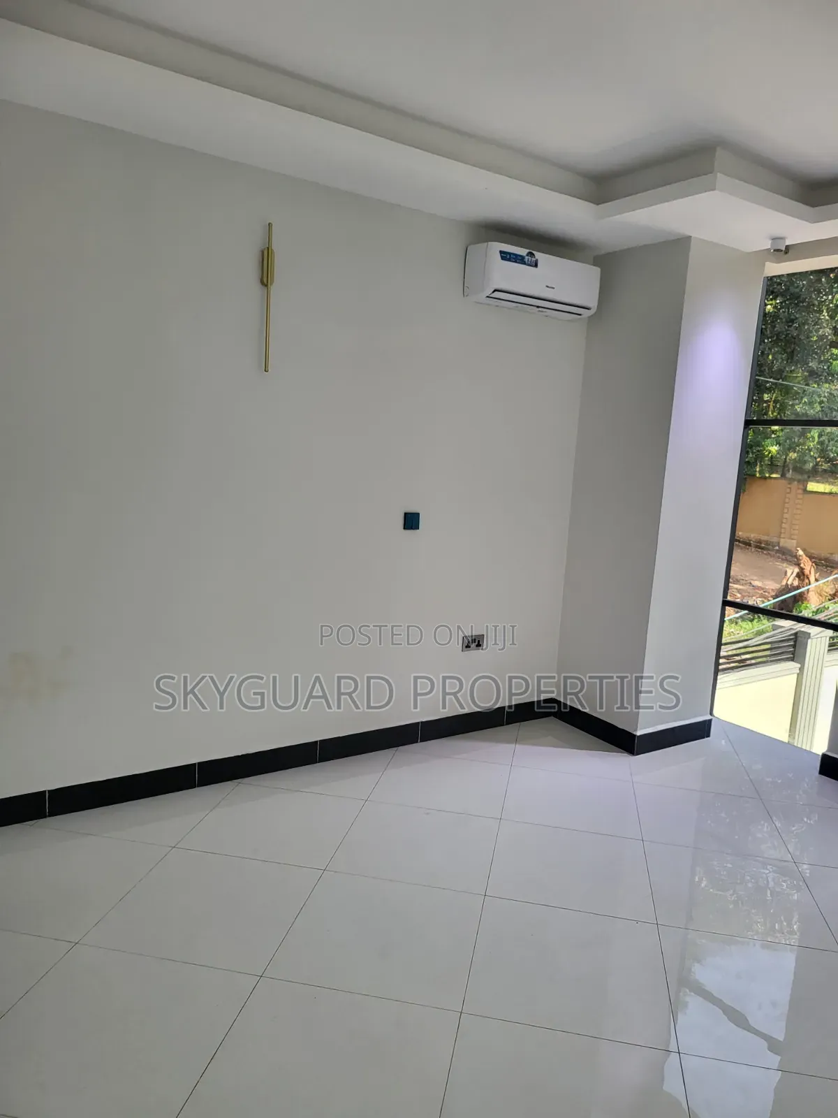 3bdrm Apartment in Muyenga, Central Division for rent