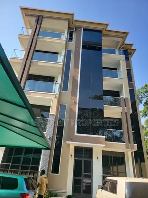 3bdrm Apartment in Muyenga, Central Division for rent