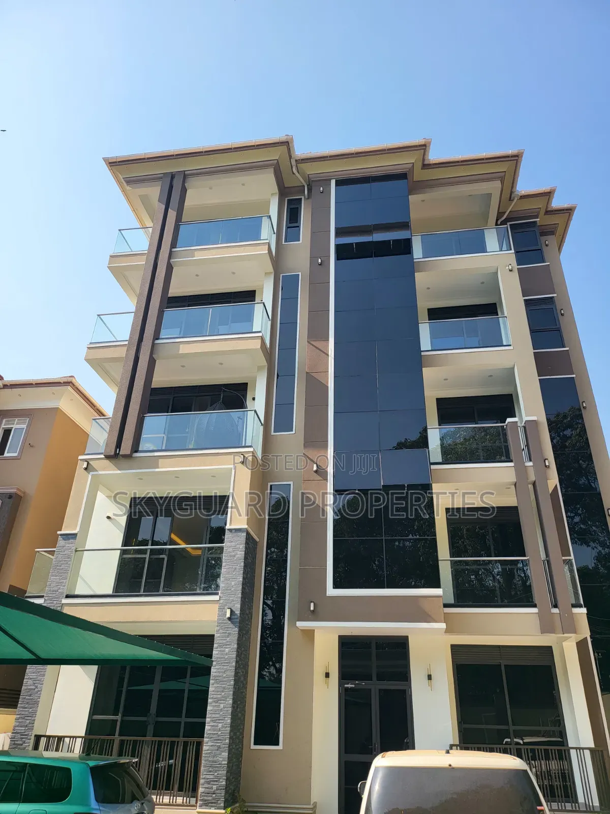 3bdrm Apartment in Muyenga, Central Division for rent