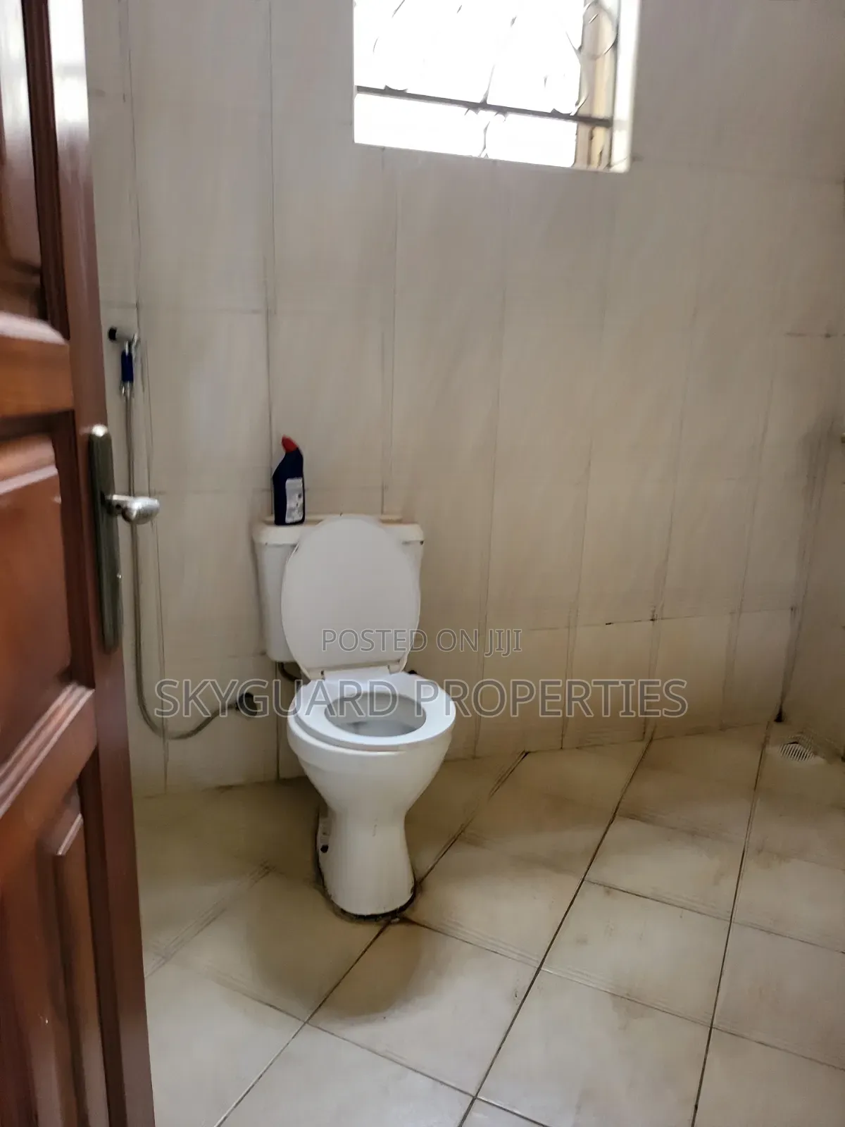 5bdrm Mansion in Makindye Kizungu, Central Division for rent