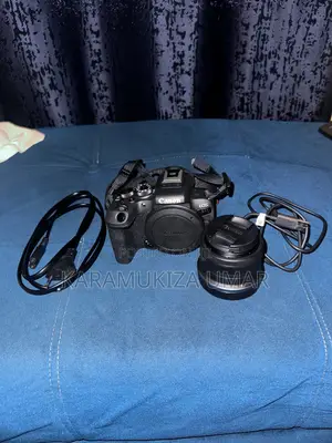 Canon Eos R10