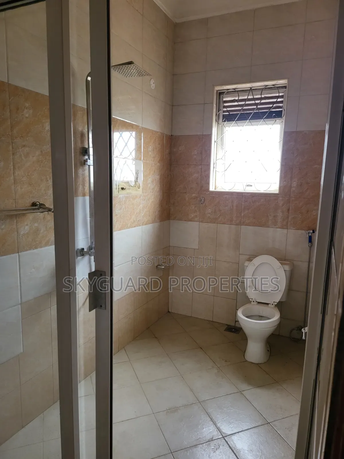 5bdrm Mansion in Makindye Kizungu, Central Division for rent