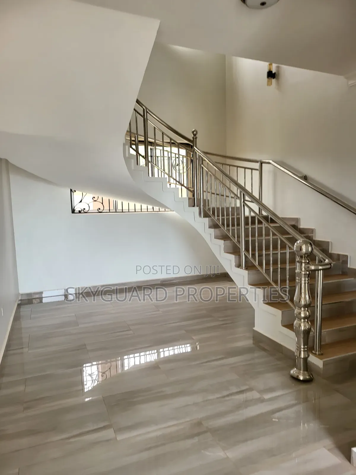 6bdrm Mansion in Buziga, Central Division for rent