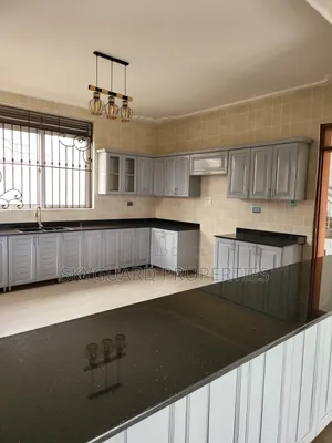 6bdrm Mansion in Buziga, Central Division for rent