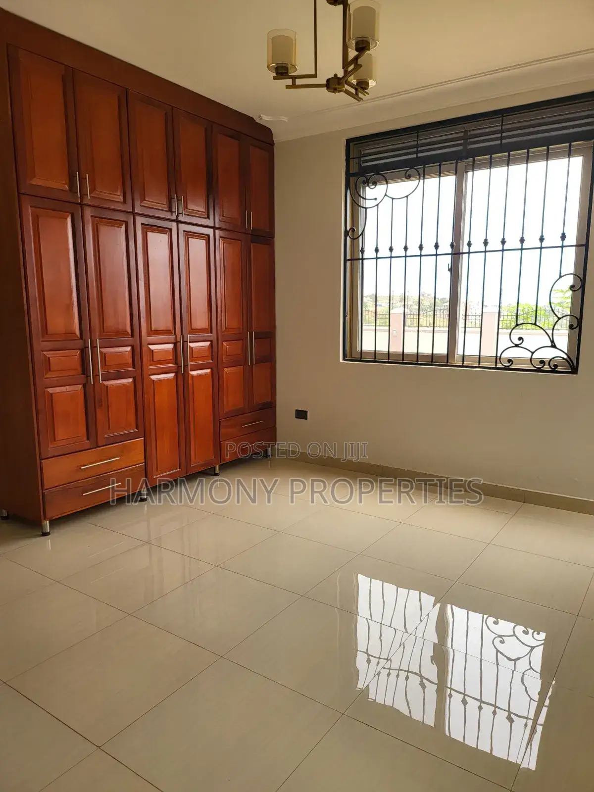 6bdrm Mansion in Buziga, Central Division for rent