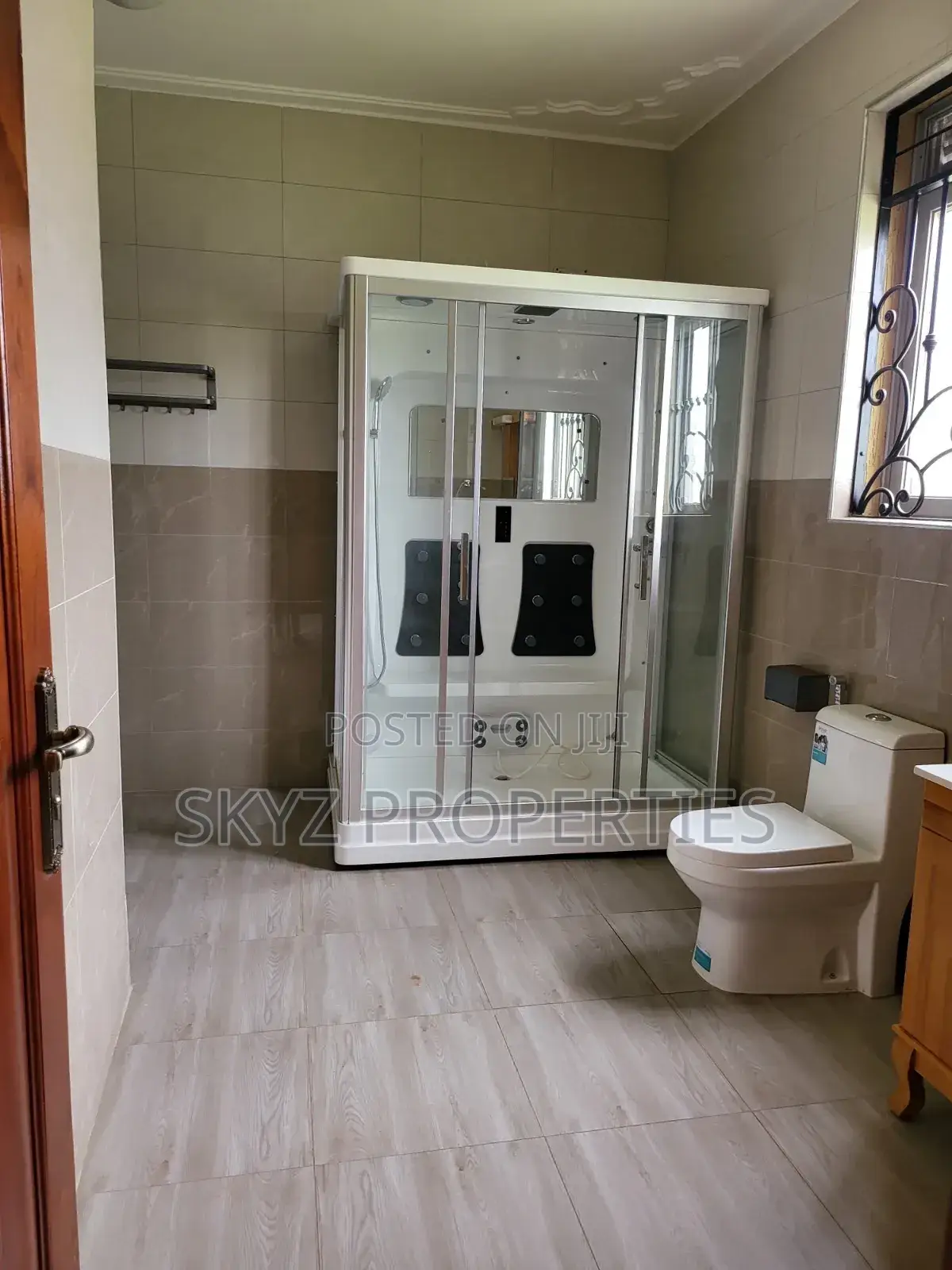 6bdrm Mansion in Buziga, Central Division for rent