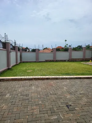 6bdrm Mansion in Buziga, Central Division for rent
